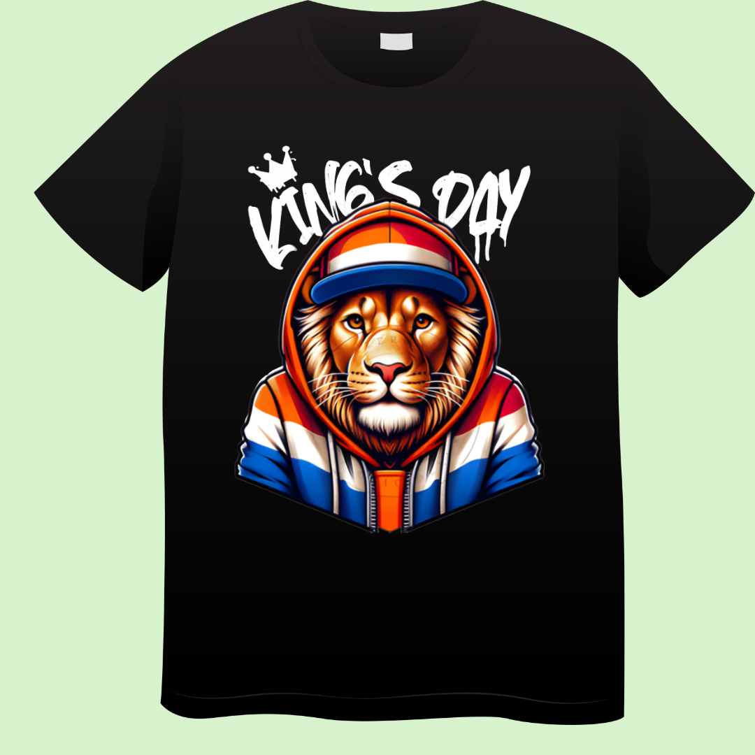 Zwart T-shirt met stoere leeuw in oranje hoodie en rood-wit-blauwe pet, met de tekst King's Day en een kroontje