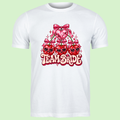 Wit T-shirt met roze print Team Bride, drie disco-kersen met hartjeszonnebrillen, strikjes en een discohart