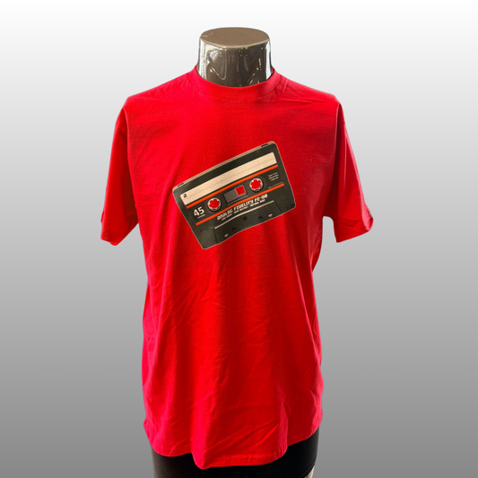 Cassettebandje T-shirt – Rood (Nog 1x maat M!)