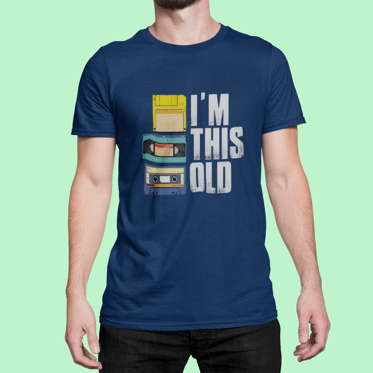 Knipoog naar Toen – “I’m This Old” Retro Cassette T-shirt | Jaren 80 & 90 Nostalgie