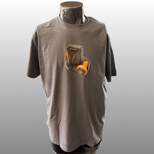 Retro Walkman T-shirt – Minimalistisch Muziek Shirt (Grijs, Maat L)